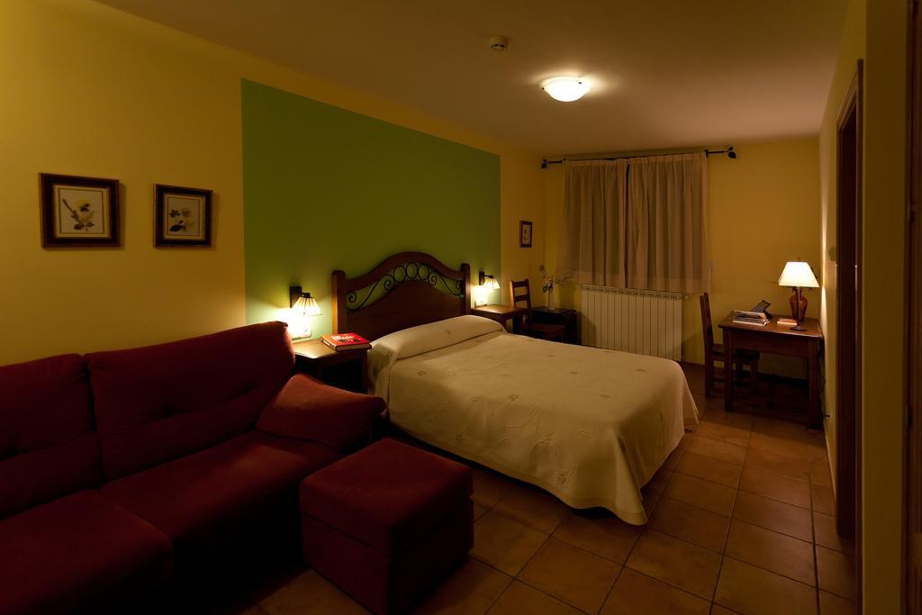 Complejo Turistico Bielsa Hotel Y Camping Rum bild